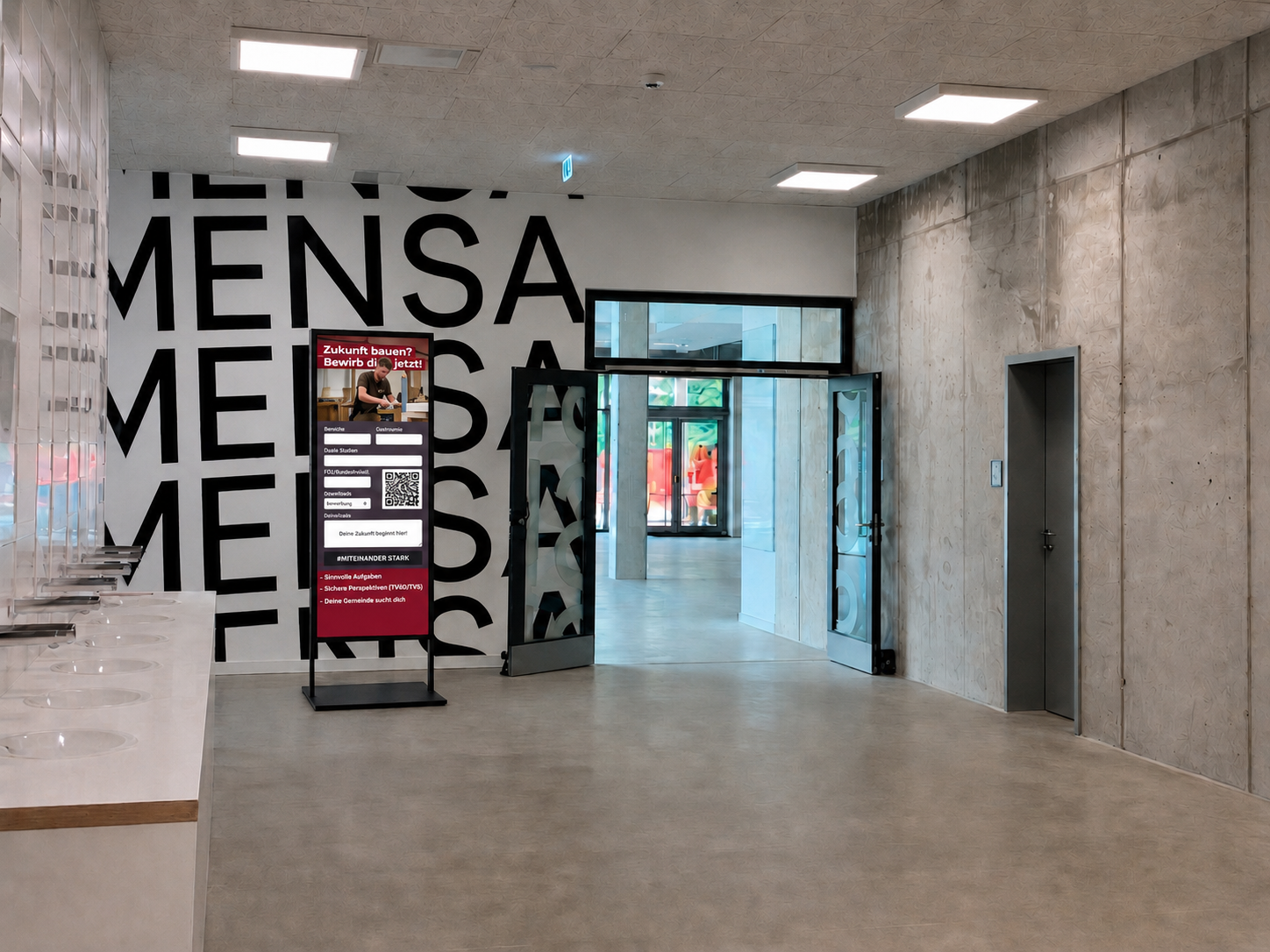 Careerdisplay im Eingangsbereich einer Schule